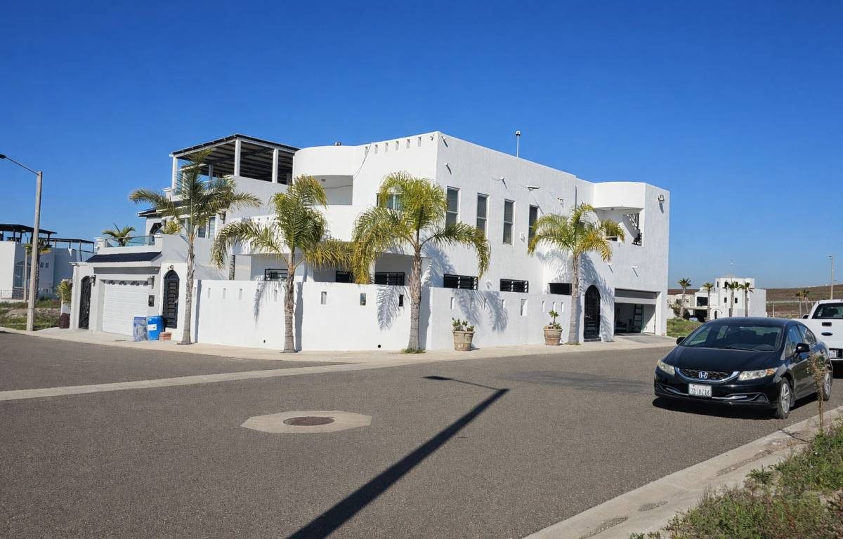 $575,000 USD – #404, Marbella, Punta Azul