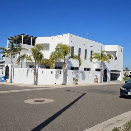 $575,000 USD – #404, Marbella, Punta Azul