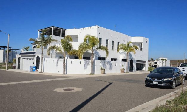 $575,000 USD – #404, Marbella, Punta Azul